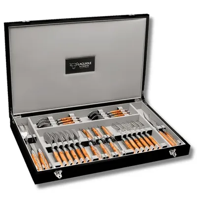 Ménagère Laguiole en Aubrac 28 pièces : l'excellence de l'art de la table
