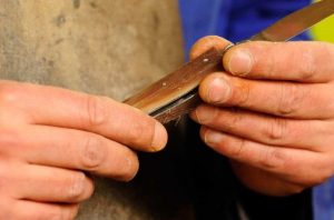 assemblage brut du manche