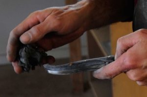 controle de l'assemblage d'un laguiole