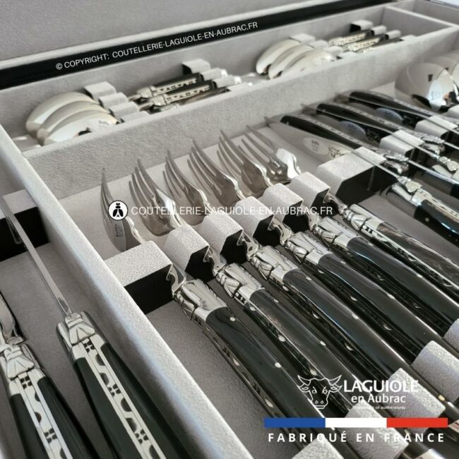 ménagère laguiole 28 pièces manches en corne de buffle