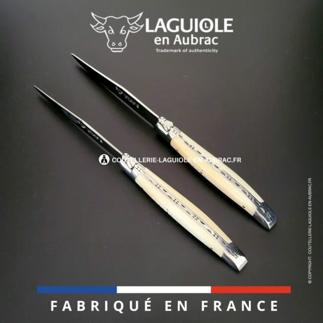 set de 2 couteaux de table laguiole en os de boeuf