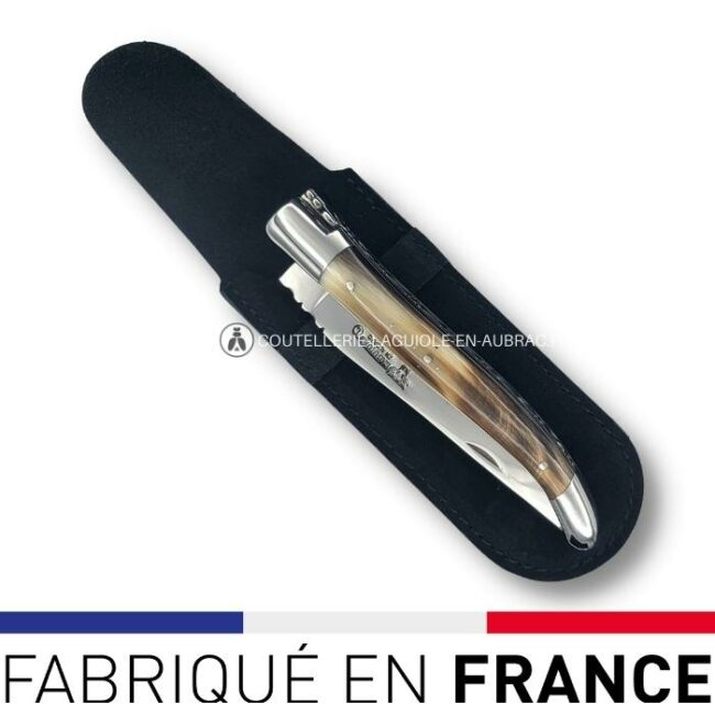 etui fermé souple noir
