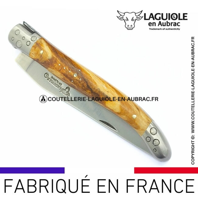 couteau laguiole en hêtre d'aubrac abeille sculptée mitres et ressort gravés