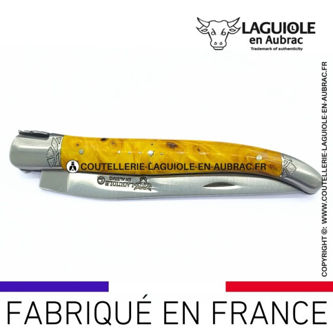 couteau laguiole en loupe de marronnier jaune abeille sculptée mitres et ressort gravés