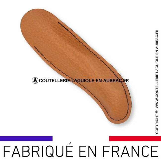 etui incurvé marron