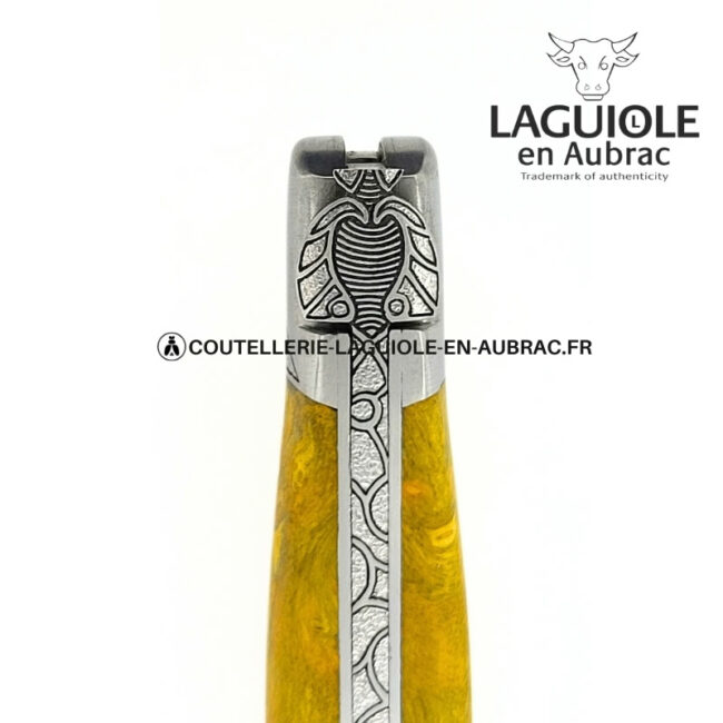 cœur de forêt: couteau laguiole en bois cheesewood abeille sculptée mitres et ressort gravés