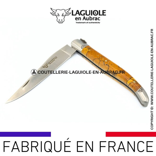 florilège d'aubrac: couteau laguiole en hêtre d'aubrac abeille sculptée mitres et ressort gravés