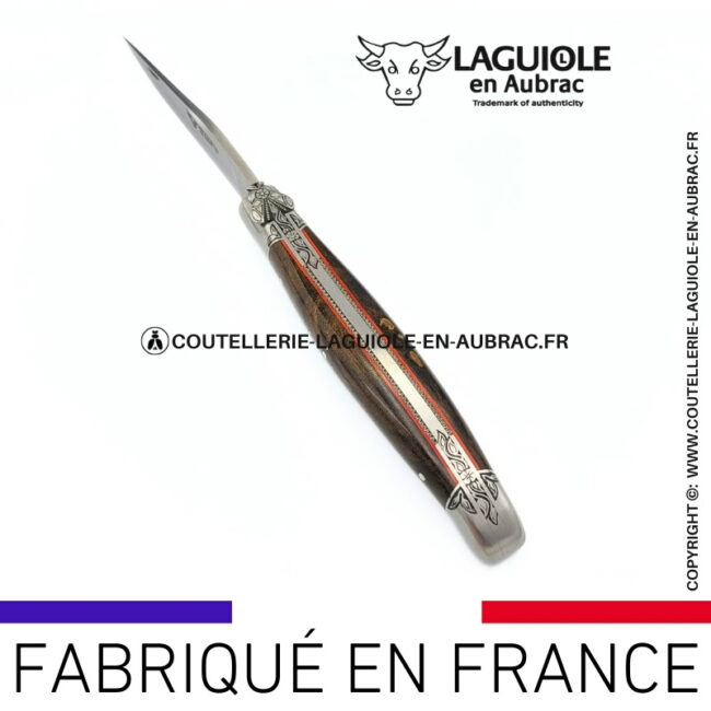 songe Écarlate: couteau laguiole en loupe de laurel abeille sculptée mitres et ressort gravés