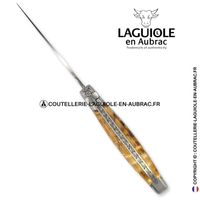 Éclat doré : couteau laguiole en loupe de peuplier doré abeille sculptée mitres et ressort gravés