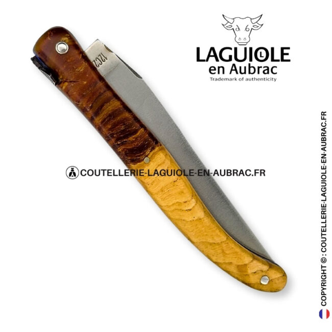 majesté végétale : couteau laguiole plein manche en bois de frêne – abeille et platines ciselées