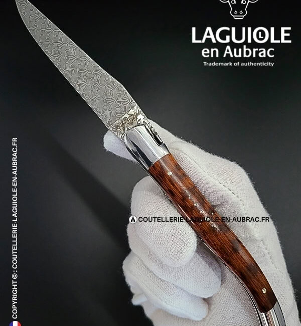 couteau laguiole en bois d'amourette platines guillochées et lame damas balbach inox