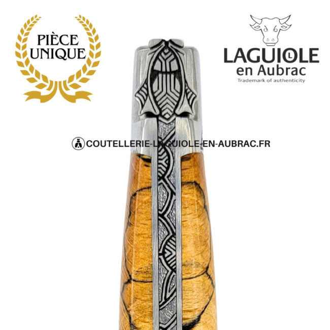 hêtre sacré : couteau laguiole en hêtre d'aubrac abeille sculptée mitres et ressort gravés