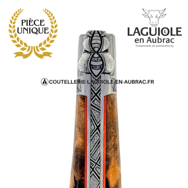 sillage stellaire : couteau laguiole en albizia abeille sculptée mitres et ressort gravés