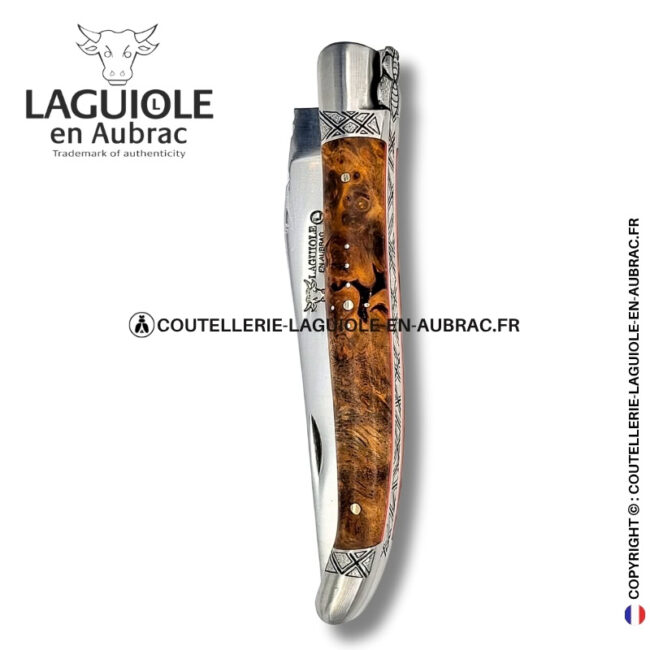 sillage stellaire : couteau laguiole en albizia abeille sculptée mitres et ressort gravés