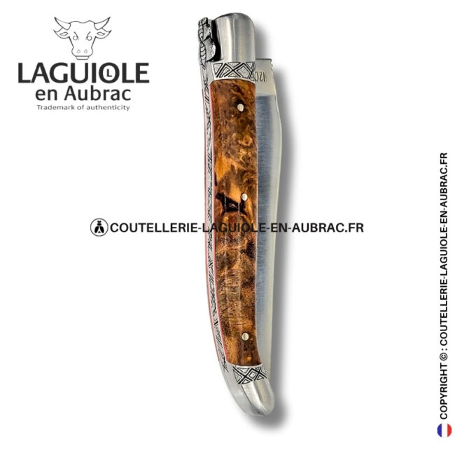 sillage stellaire : couteau laguiole en albizia abeille sculptée mitres et ressort gravés
