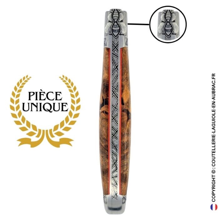 sillage stellaire : couteau laguiole en albizia abeille sculptée mitres et ressort gravés