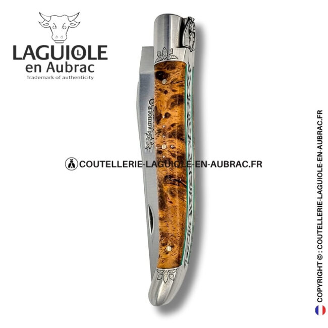 souffle de lotus : couteau laguiole en albizia abeille sculptée mitres et ressort gravés