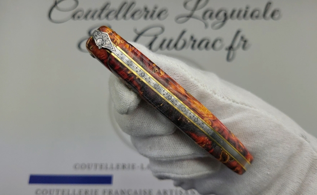couteau laguiole "l’espace" – collection cosmos en loupe de sureau