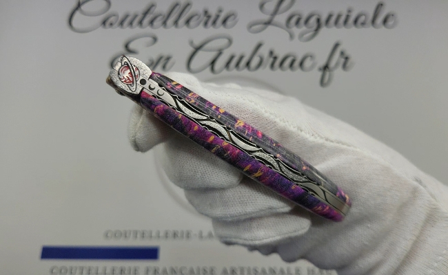 couteau laguiole "saturne" – collection cosmos en loupe de sureau