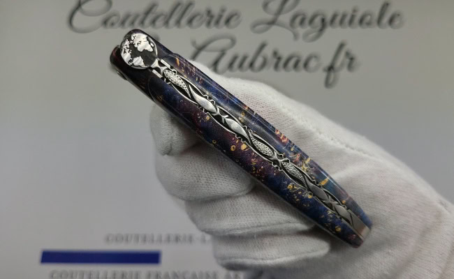 couteau laguiole "la terre" collection cosmos en loupe de sureau