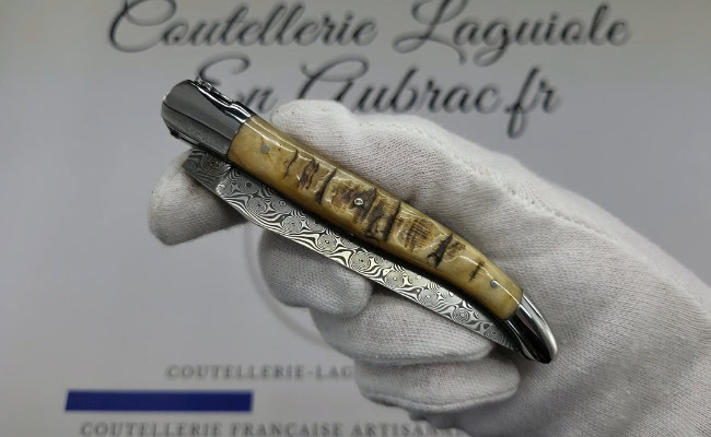 couteau laguiole doubles platines en corne de bélier – lame damas balbach inox