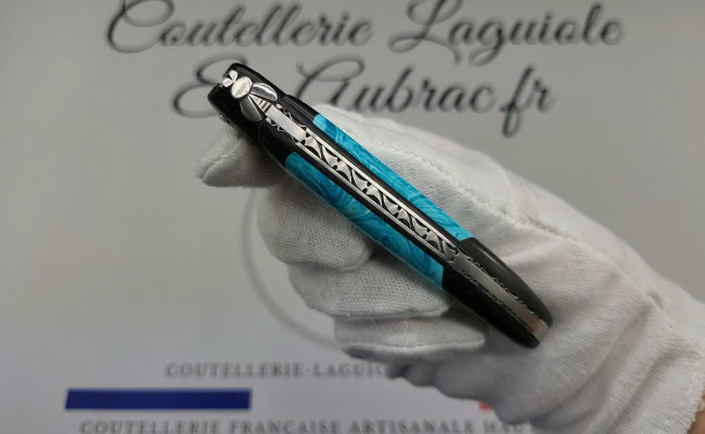 couteau laguiole nox pretiosa – Ébène & larimar – platines inox