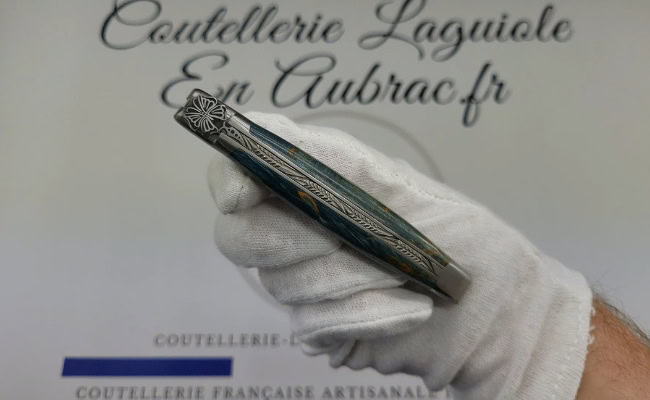 couteau laguiole papillon manche en bouleau bleu