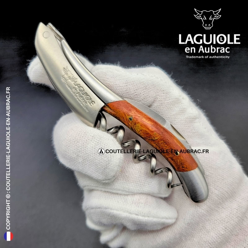 sommelier laguiole en aubrac en cheesewood orange corail