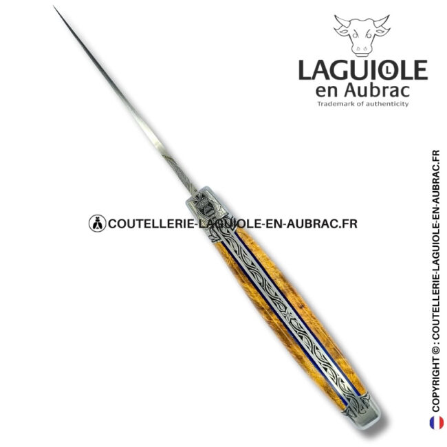 lumière d’amboine : couteau laguiole en loupe d'amboine dorée – abeille sculptée – mitres et ressort gravés