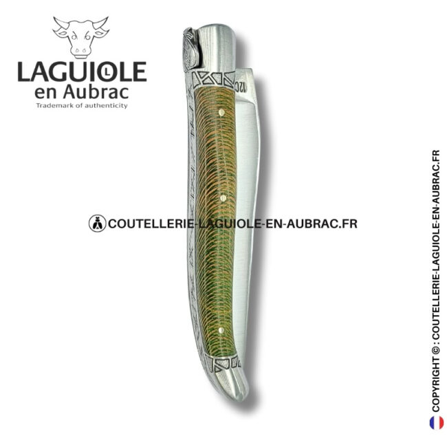 reine zébrée d’elfées : couteau laguiole en platane vert et marron – abeille sculptée – mitres et ressort gravés