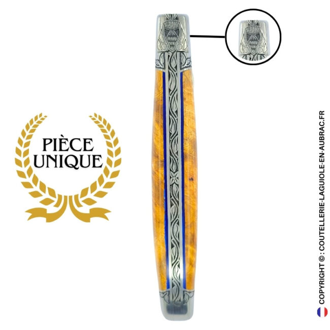 lumière d’amboine : couteau laguiole en loupe d'amboine dorée – abeille sculptée – mitres et ressort gravés