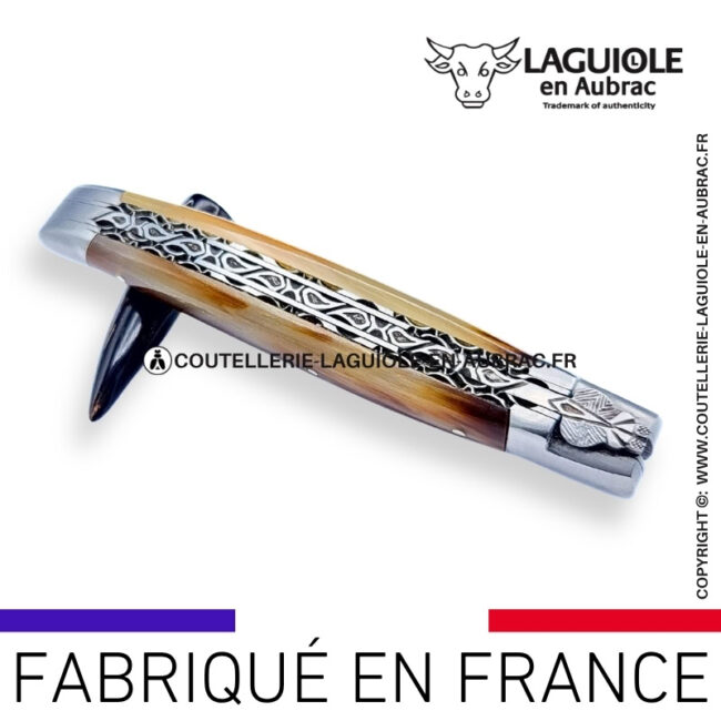 couteau laguiole en aubrac pliant abeille prestige aux doubles platines en pointe de corne et finition satinée