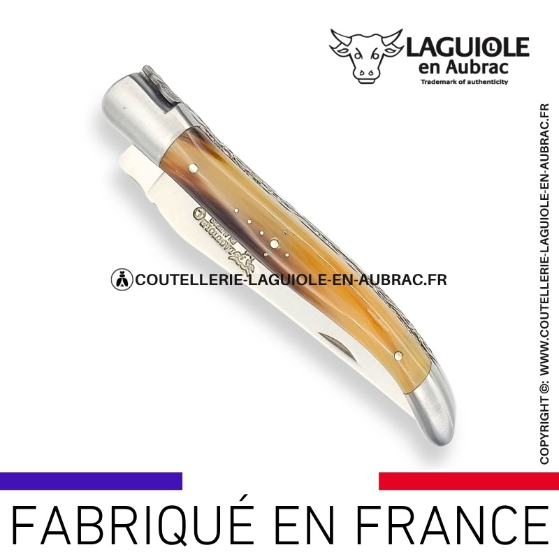 couteau laguiole en aubrac pliant abeille prestige aux doubles platines en pointe de corne et finition satinée