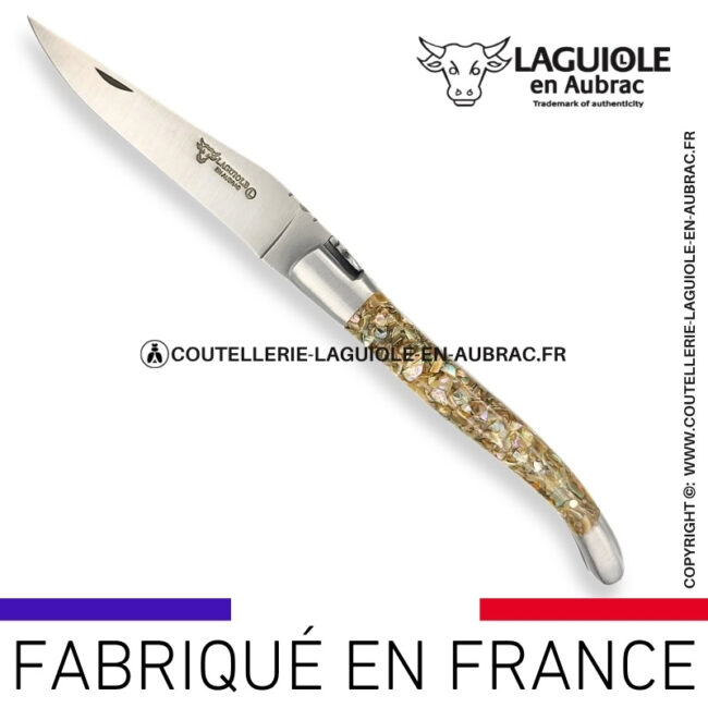 couteau laguiole en aubrac pliant en coquilles d'ormeaux et finition satinée