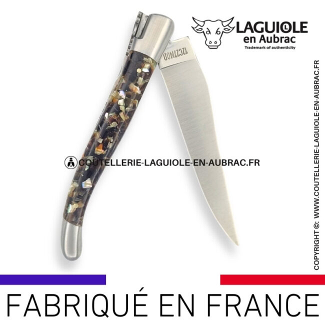 couteau laguiole en aubrac pliant en coquilles d'ormeaux et moules perlières en finition satinée