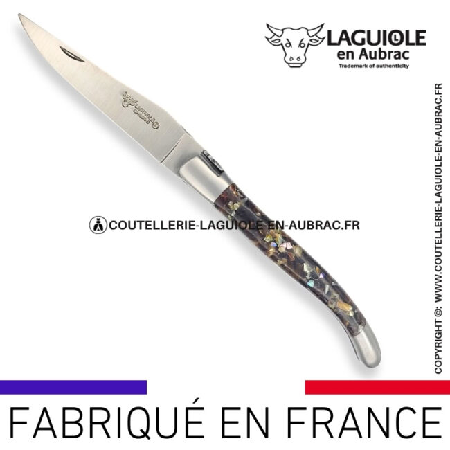 couteau laguiole en aubrac pliant en coquilles d'ormeaux et moules perlières en finition satinée