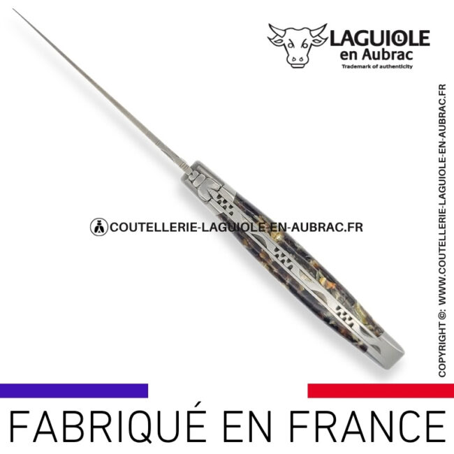 couteau laguiole en aubrac pliant en coquilles d'ormeaux et moules perlières en finition satinée