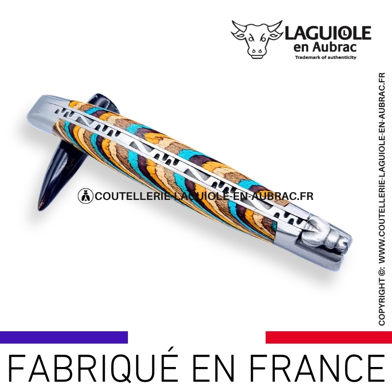 couteau laguiole en aubrac pliant en marqueterie bicolore marron et finition satinée