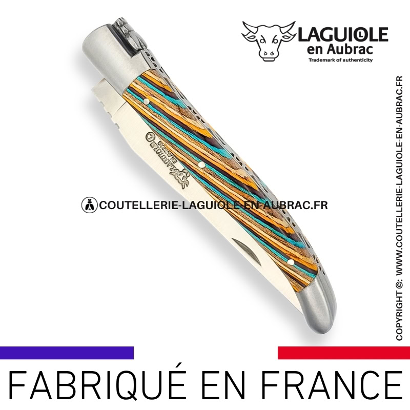 couteau laguiole en aubrac pliant en marqueterie bicolore marron et finition satinée