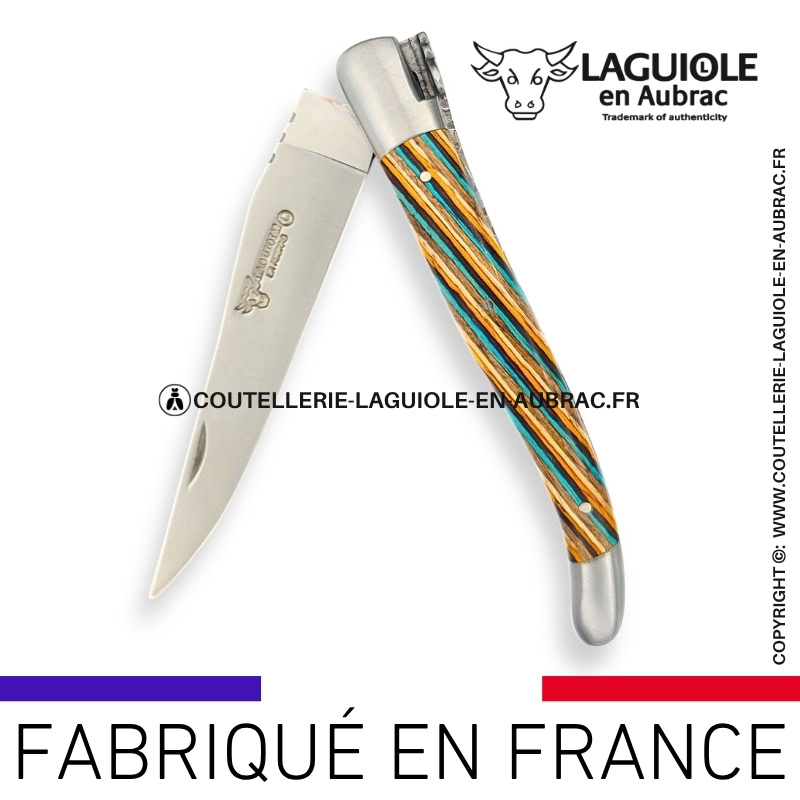 couteau laguiole en aubrac pliant en marqueterie bicolore marron et finition satinée