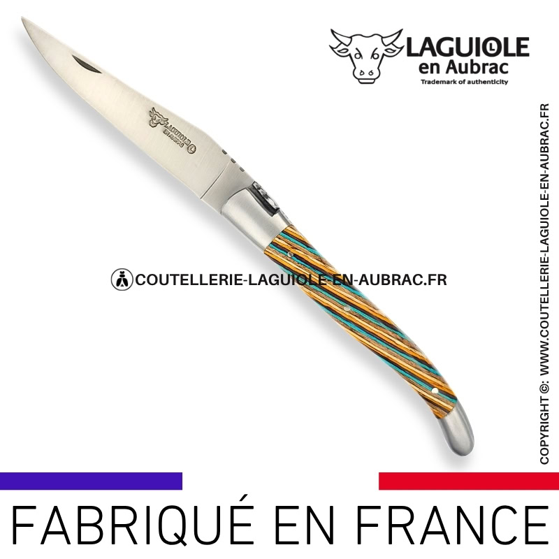 couteau laguiole en aubrac pliant en marqueterie bicolore marron et finition satinée