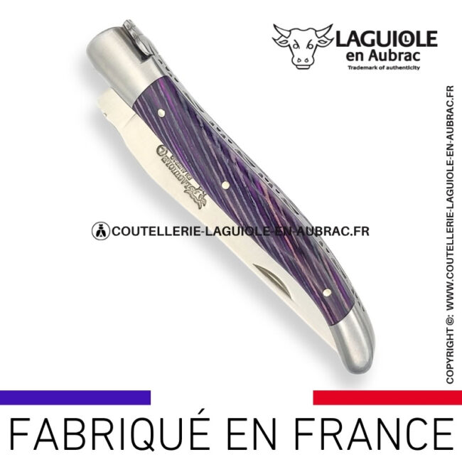 couteau laguiole en aubrac pliant en marqueterie bicolore prune et finition satinée