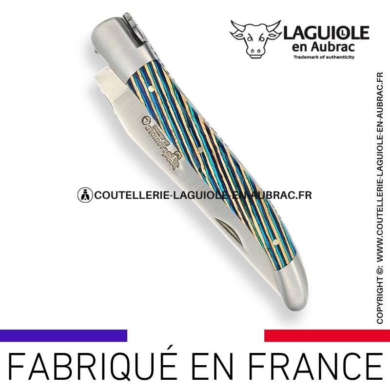 couteau laguiole en aubrac pliant en marqueterie bicolore turquoise et finition satinée