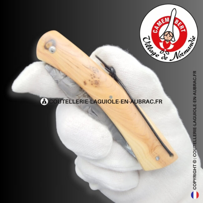 couteau plein manche le camembert® en genévrier, lame damas et platines guillochées