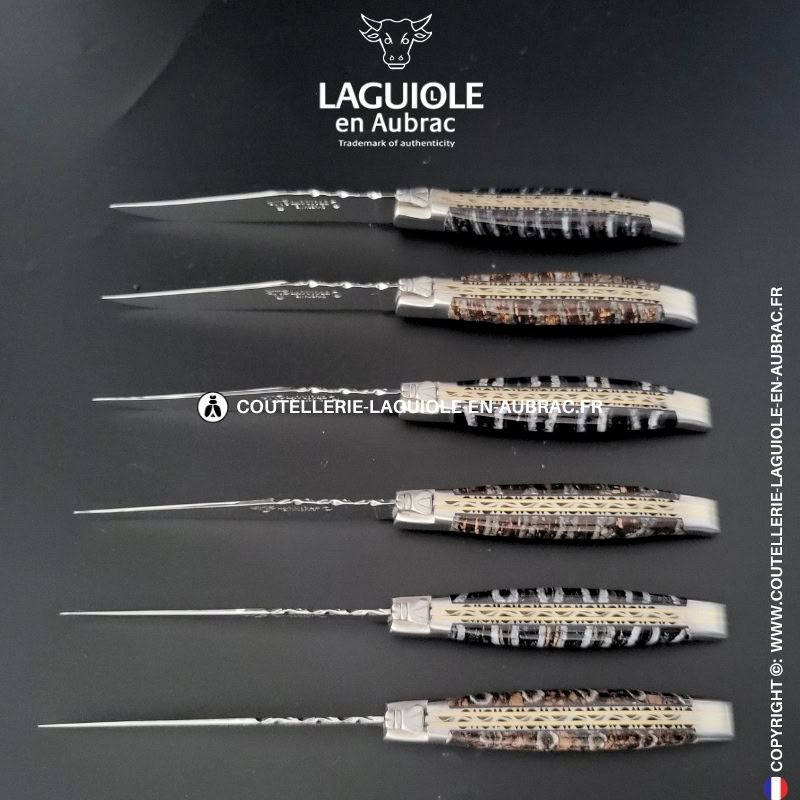couteaux de table laguiole en aubrac aux doubles platines ciselées en molaire de mammouth mixtes (set de 6)