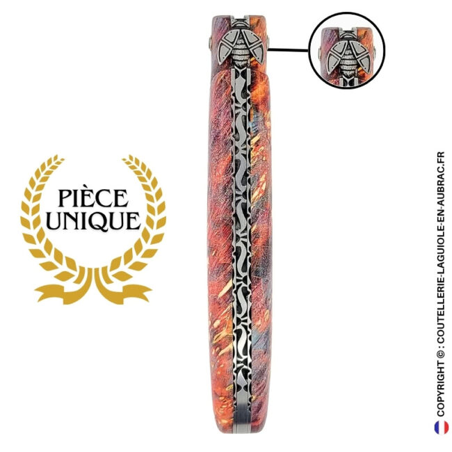 cœur de volcan : couteau laguiole plein manche en loupe de sureau rouge – abeille sculptée en 3d – ressort ciselé