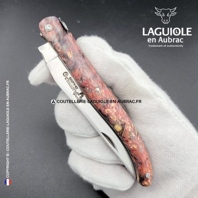 cœur de volcan : couteau laguiole plein manche en loupe de sureau rouge – abeille sculptée en 3d – ressort ciselé