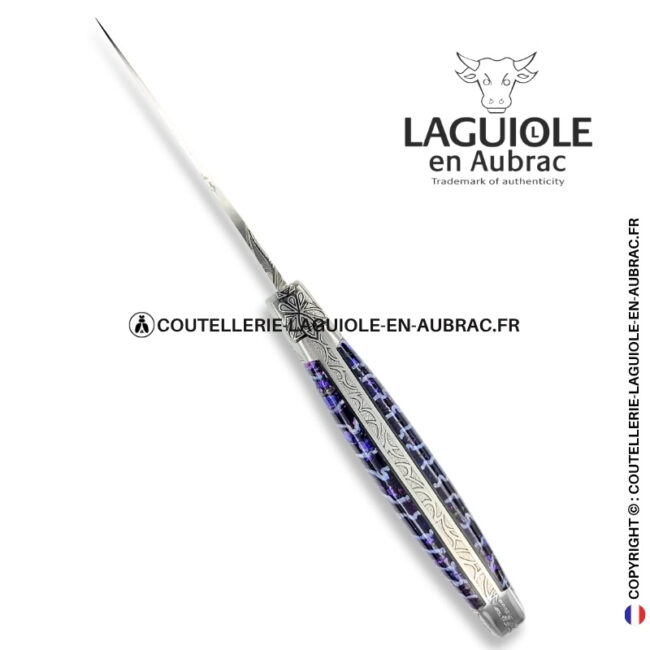 corolle de nuit : couteau laguiole en molaire de mammouth violette – abeille sculptée – ressort et mitres ciselés