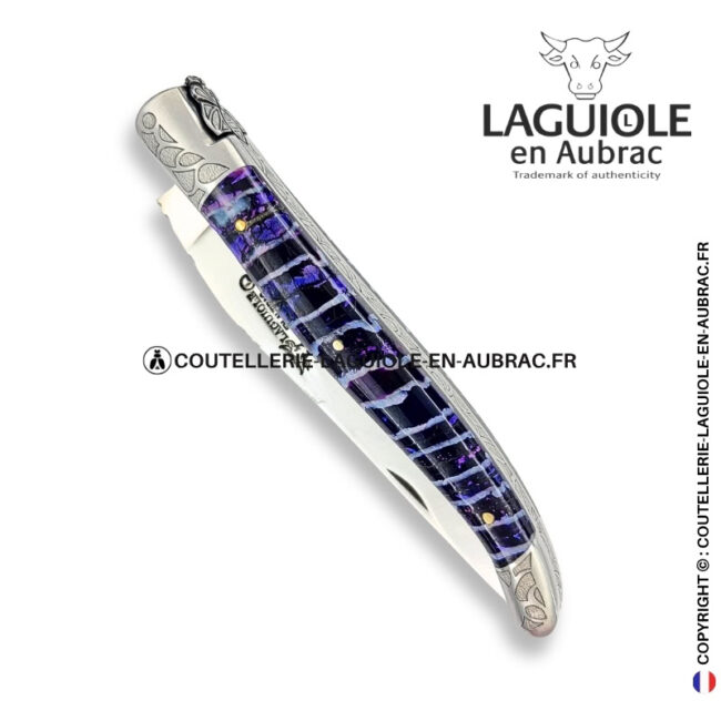 corolle de nuit : couteau laguiole en molaire de mammouth violette – abeille sculptée – ressort et mitres ciselés