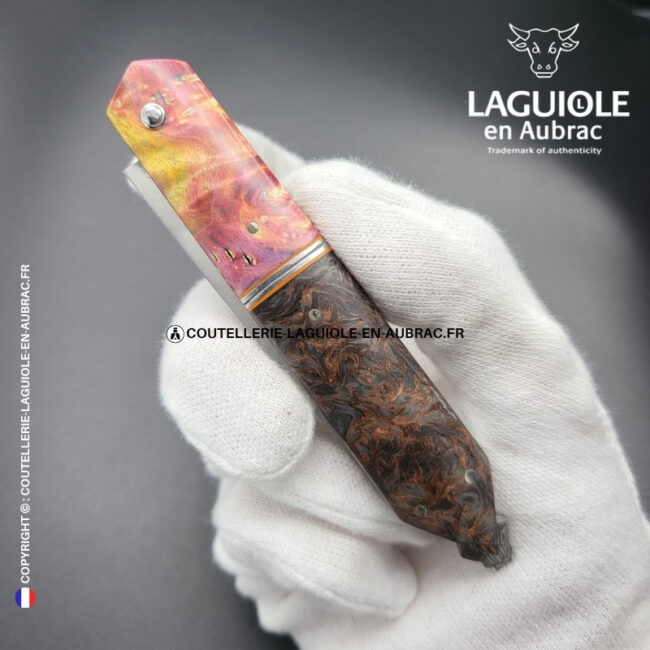 couteau laguiole bee back bi matière en loupe de sureau rouge et fibre de carbone rouge – platines guillochées
